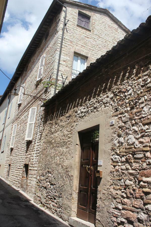 Residence Via Benamati Cagli Exterior foto